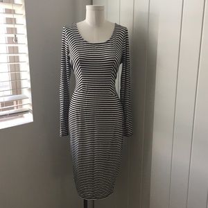 Bar III Size Large Conturing Black & White…